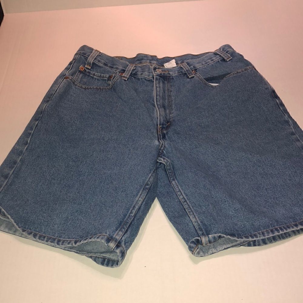 ✔️Levi
550 Jean Shorts 